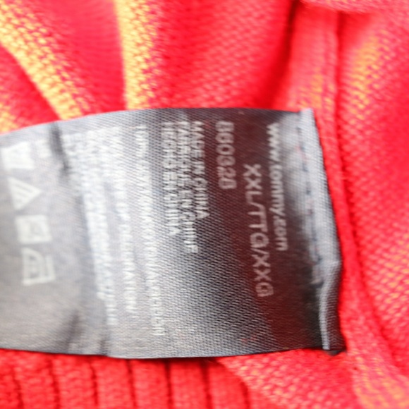 Tommy Hilfiger red pull over, no visible damage - Picture 5 of 5